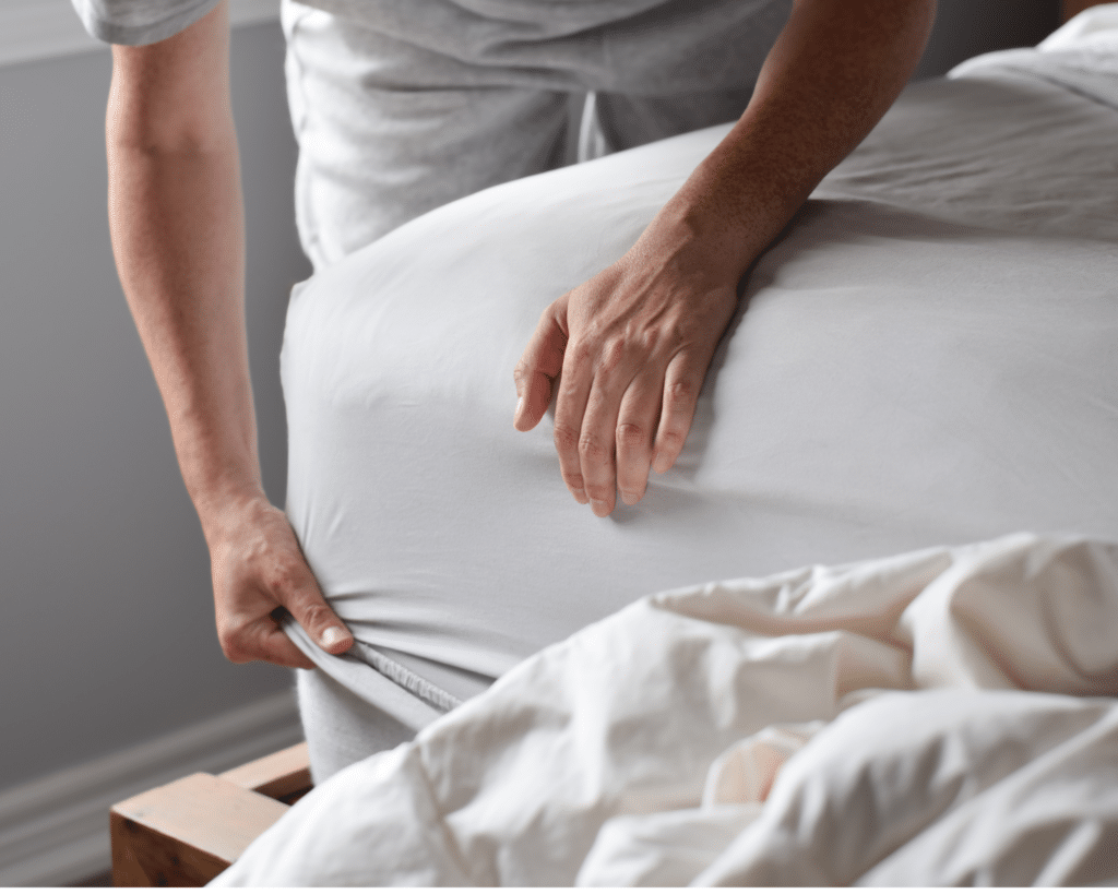 fitted-sheet-on-mattress